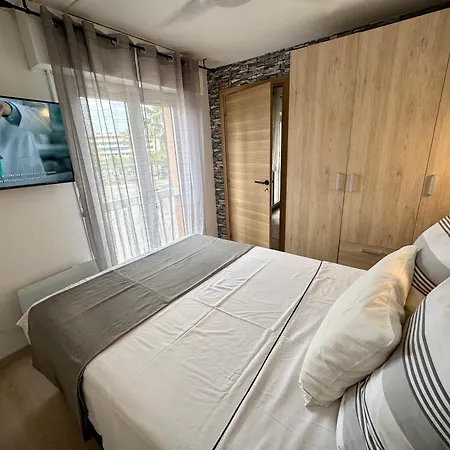 Apartament La Et Le Port De Parking Fréjus